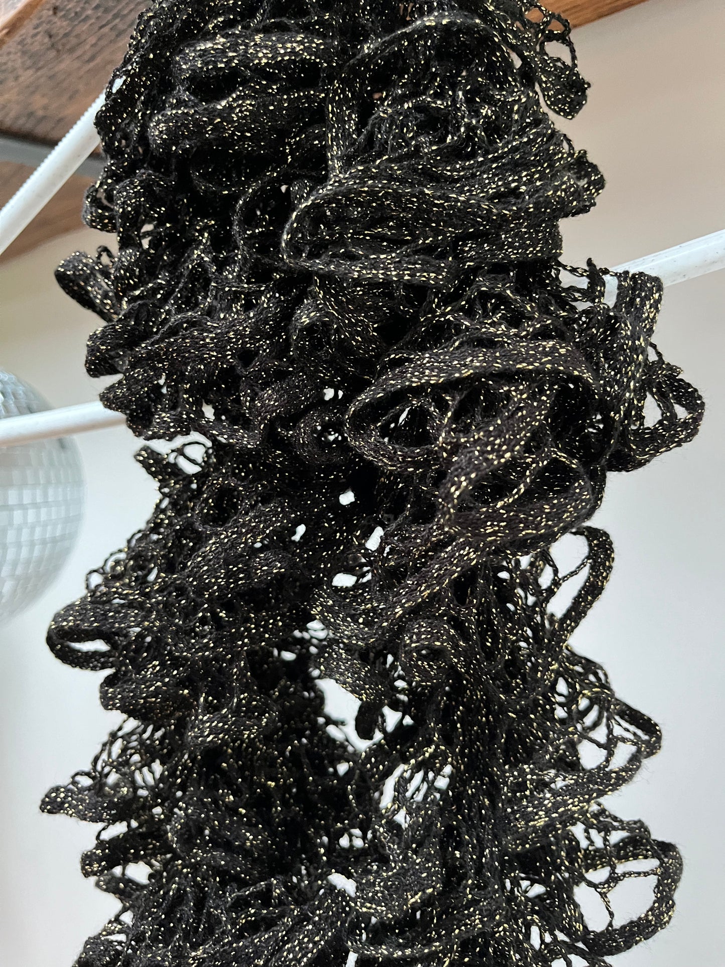 Night shine ruffle crochet scarf