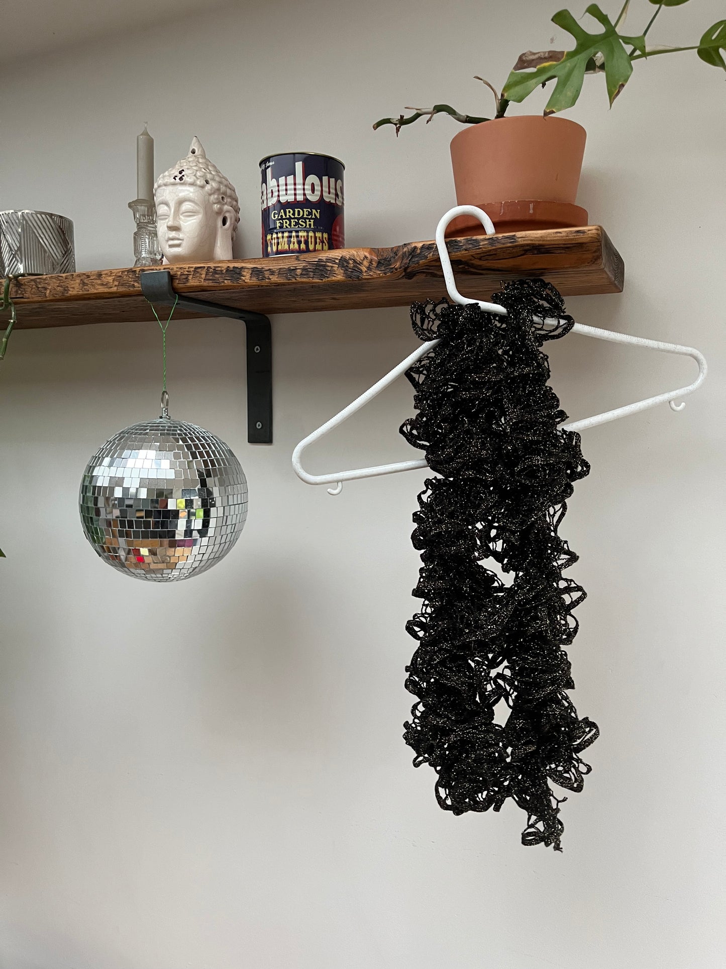 Night shine ruffle crochet scarf